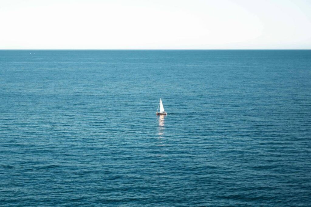 Ocean Risk Mitigation: 7 Proven Tips to Avoid Costly Boat Rental Insurance Mistakes