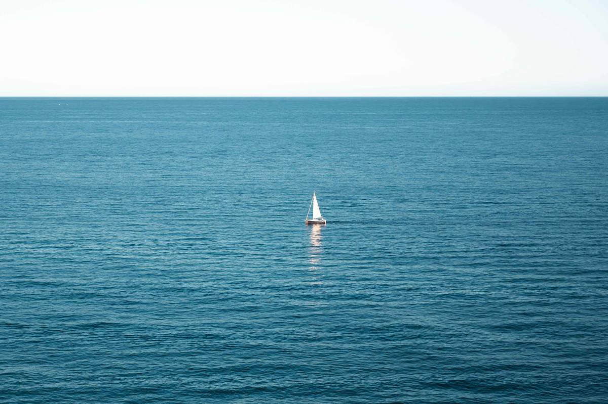 Ocean Risk Mitigation: 7 Proven Tips to Avoid Costly Boat Rental Insurance Mistakes